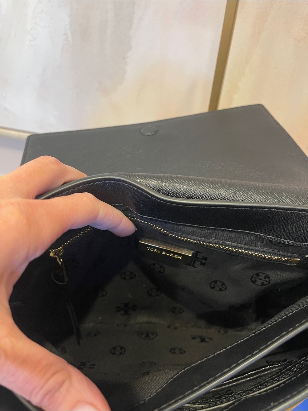Tory Burch Black Robin Messenger Crossbody - Picture 6 of 6